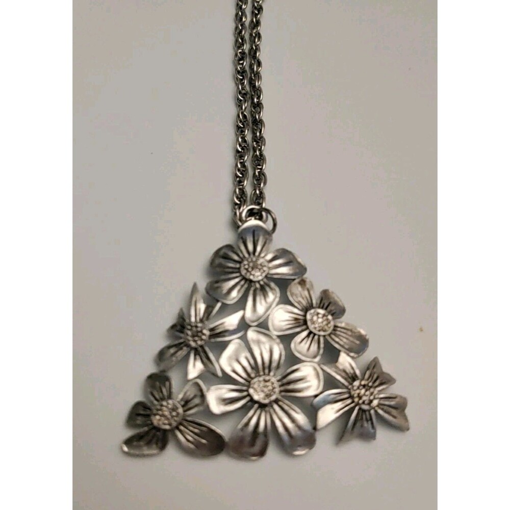 JJ Jonette Flower Pendant Necklace Silver Tone 24" Chain - Picture 3 of 3
